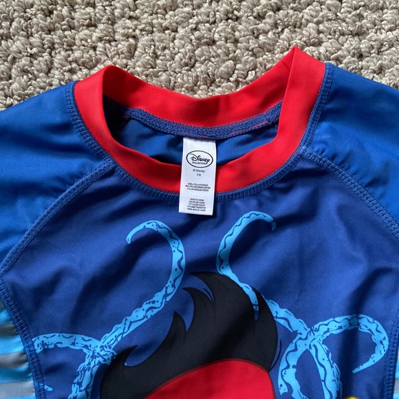 New (NWOT) Disney Jake and the Pirates Rash guard and Swim Trunk Set-Size 7/8 - Picture 4 of 11